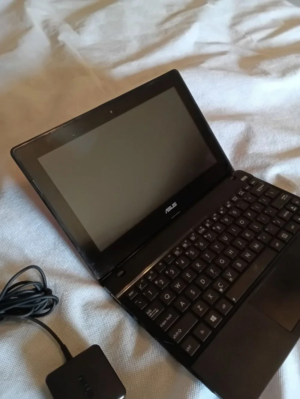 ASUS x102B Notebook Computer LOCKED w box and Power Cord